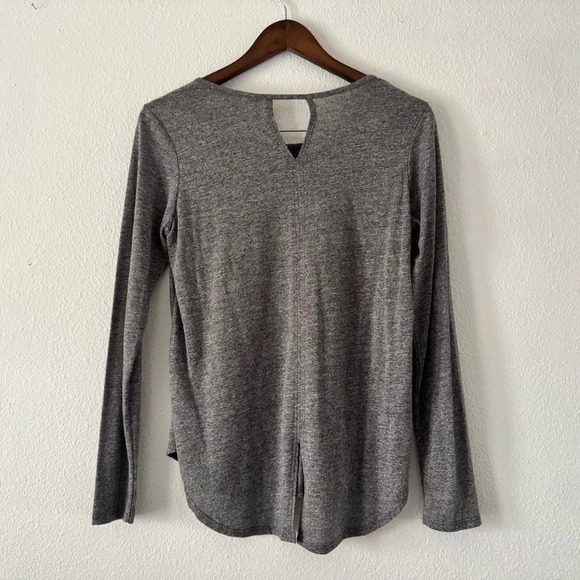 Artisan NY Keyhole Back Long Sleeve Heather Gray Top Modern Chic Small - Picture 10 of 11